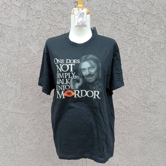 Hot Topic Lord of the Rings tshirt Black - Picture 5 of 5